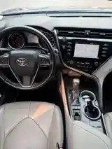 Toyota Camry, 2018-9