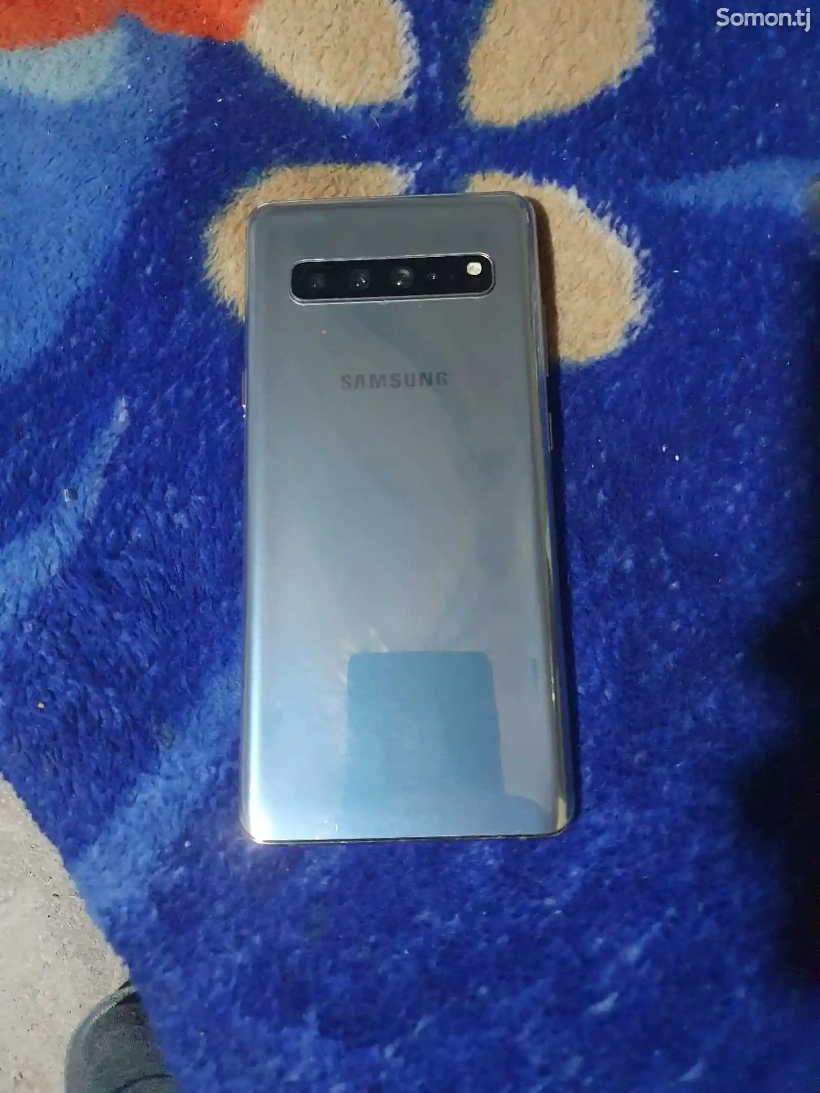Samsung Galaxy 10s 5 G-1