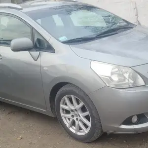 Toyota Corolla Verso, 2011