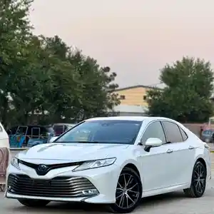 Toyota Camry, 2018