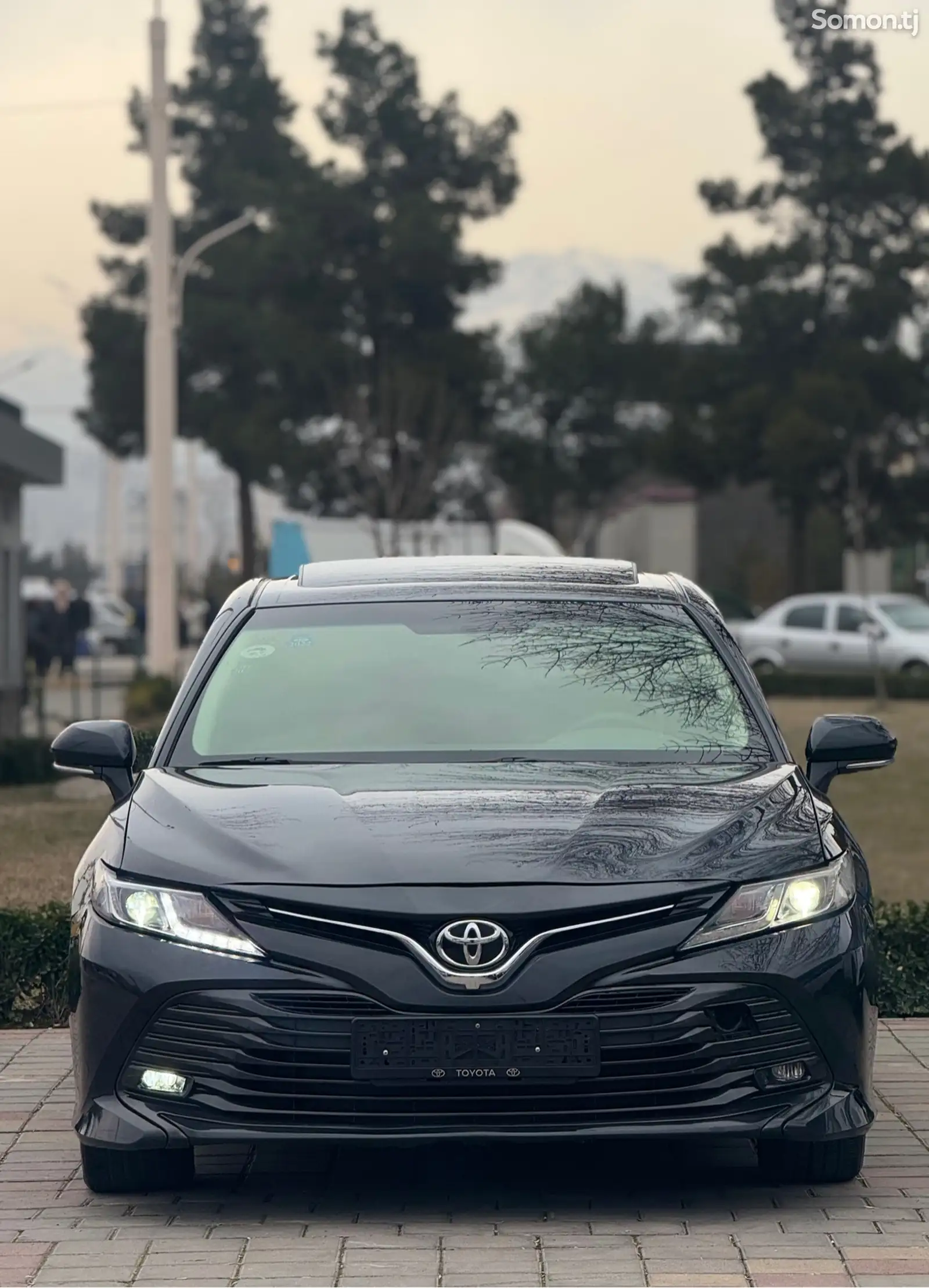 Toyota Camry, 2018-1