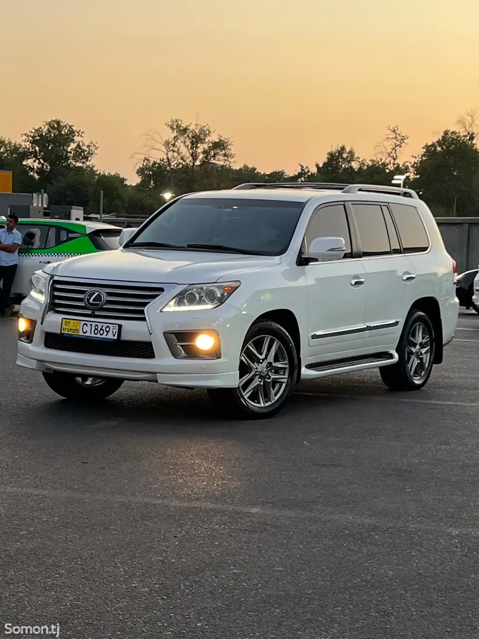 Lexus LX series, 2014-2