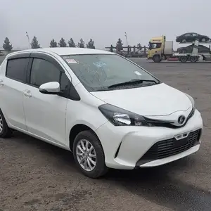 Toyota Vitz, 2015