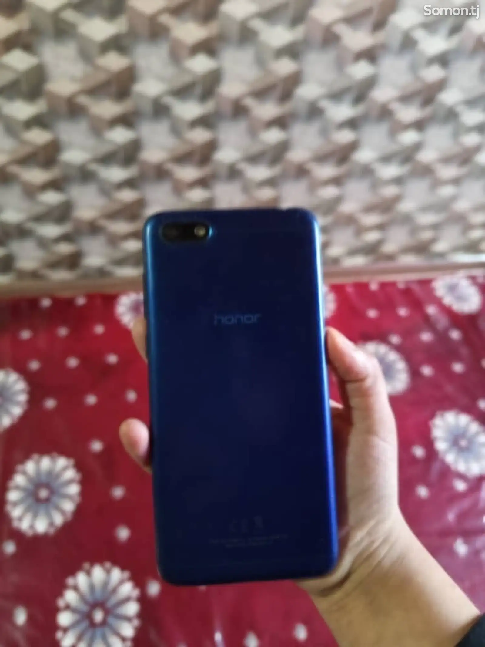 Телефон Honor-1