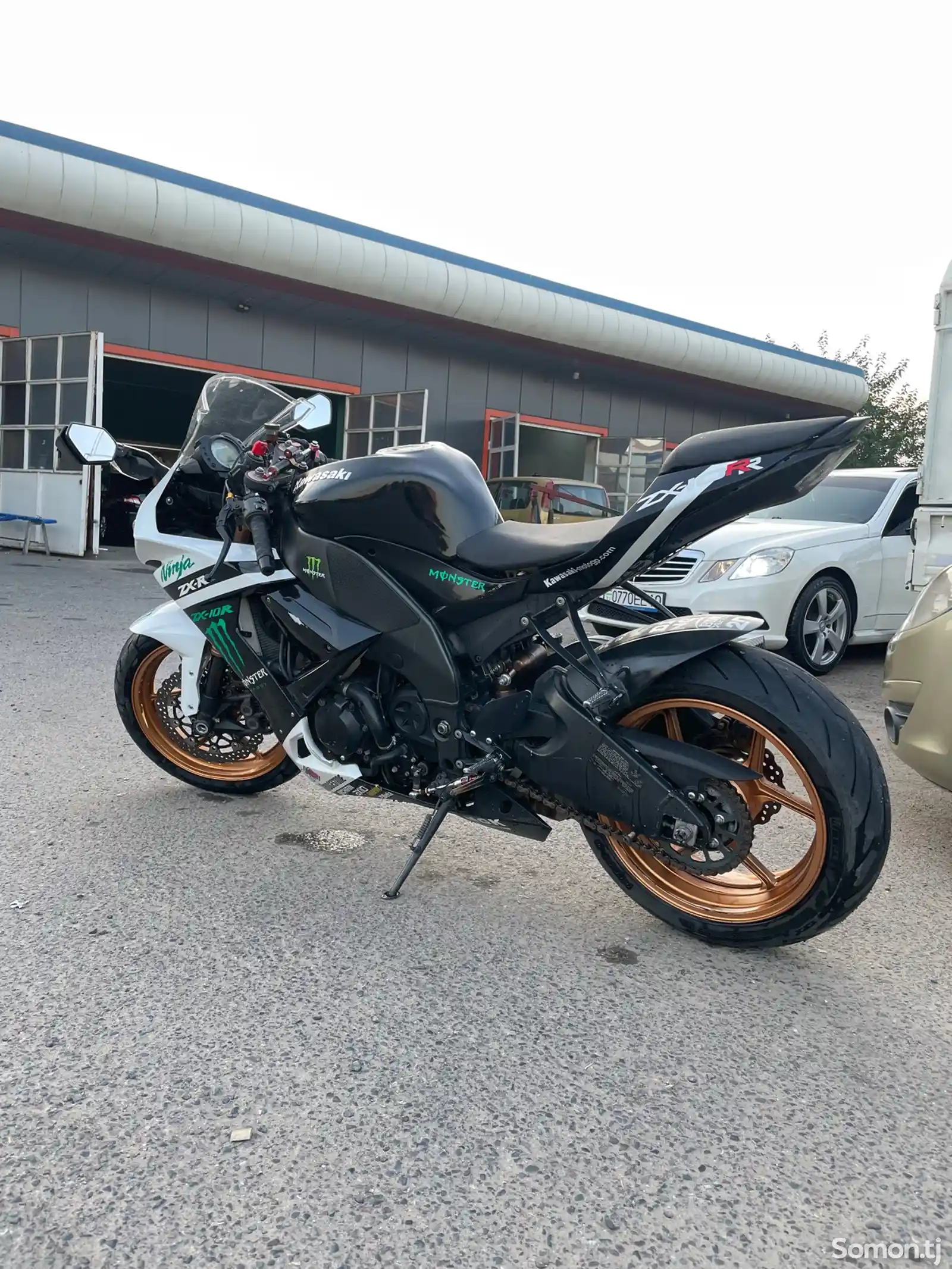 Мотоцикл Kawasaki zx10rr-6