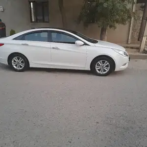 Hyundai Sonata, 2011