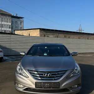 Hyundai Sonata, 2010