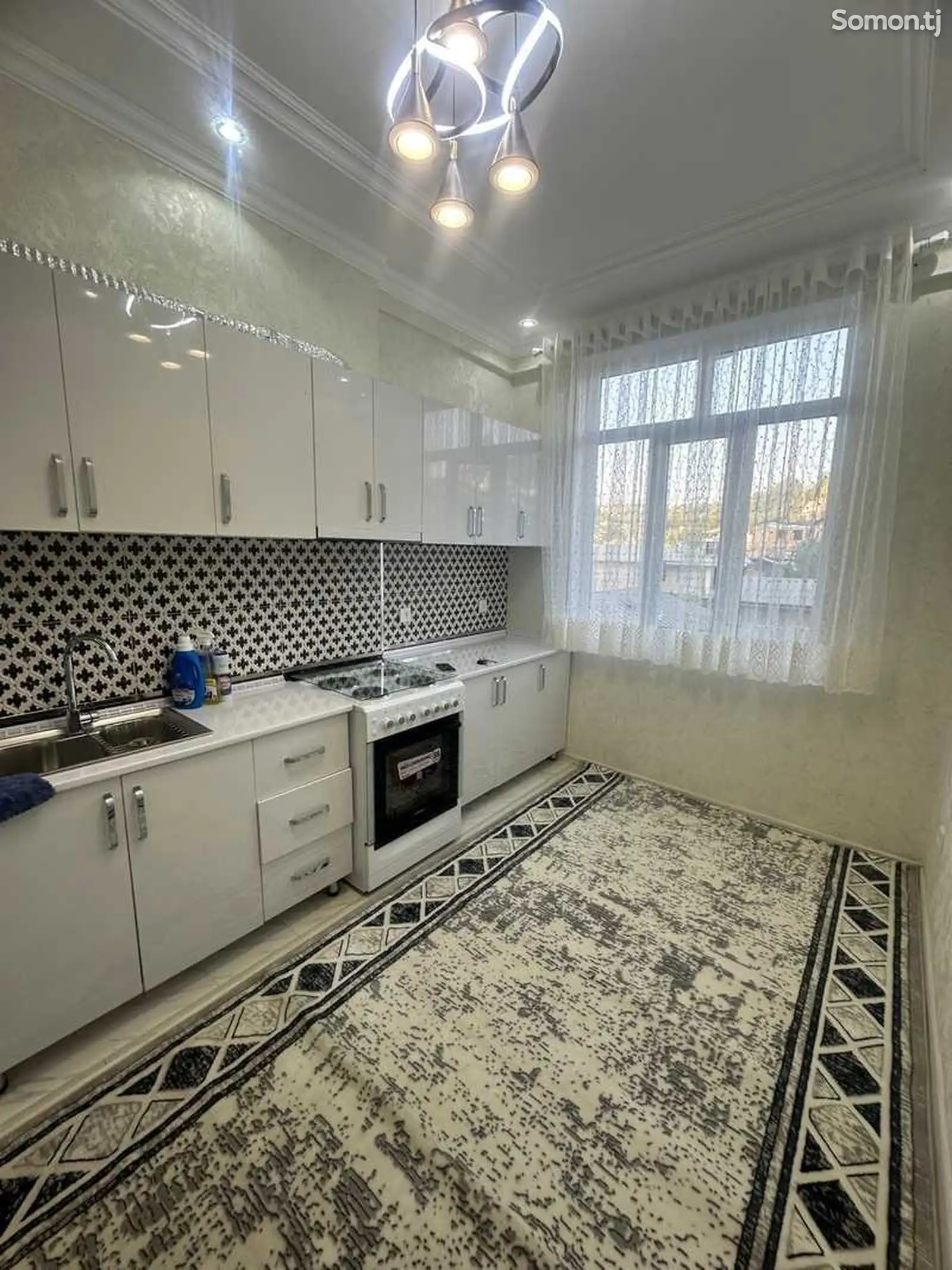 2-комн. квартира, 3 этаж, 82м², Исмоили Сомони Рынок Мехргон-1