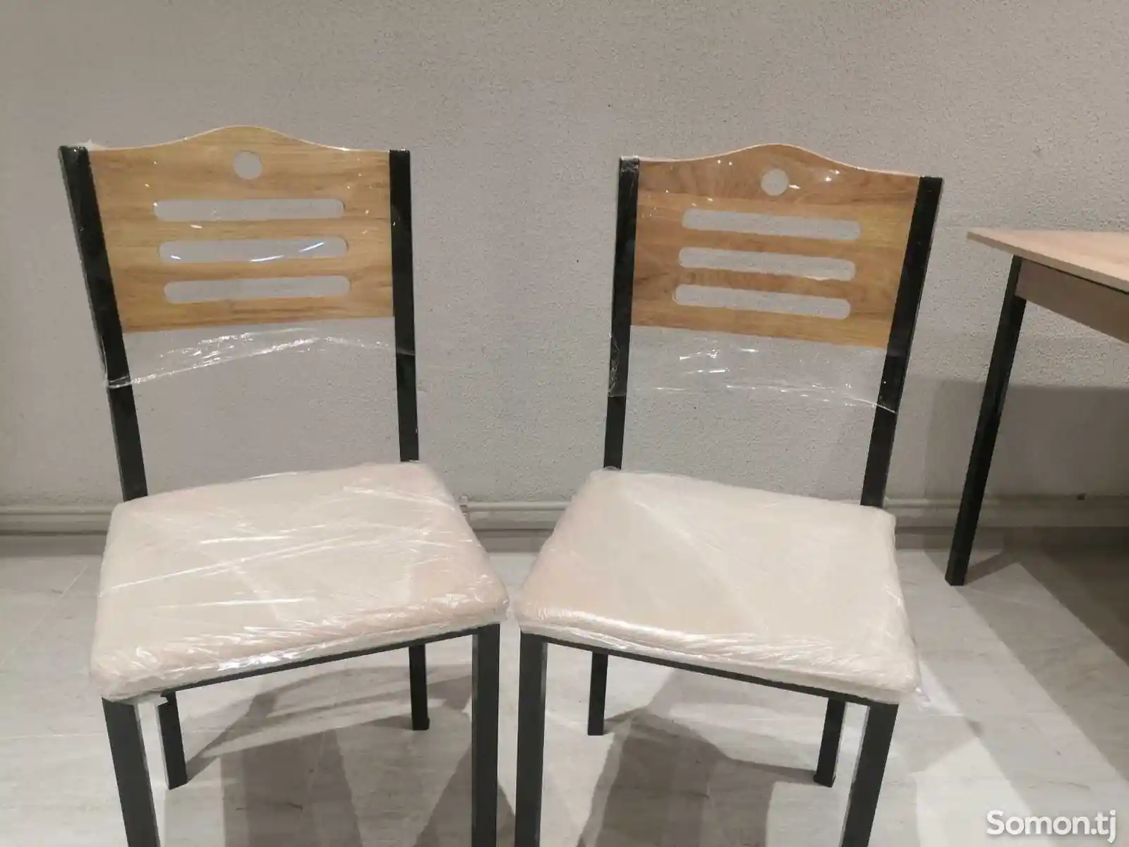 Столы и стулья-11