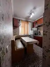 2-комн. квартира, 2 этаж, 56м², 33 мкр-9