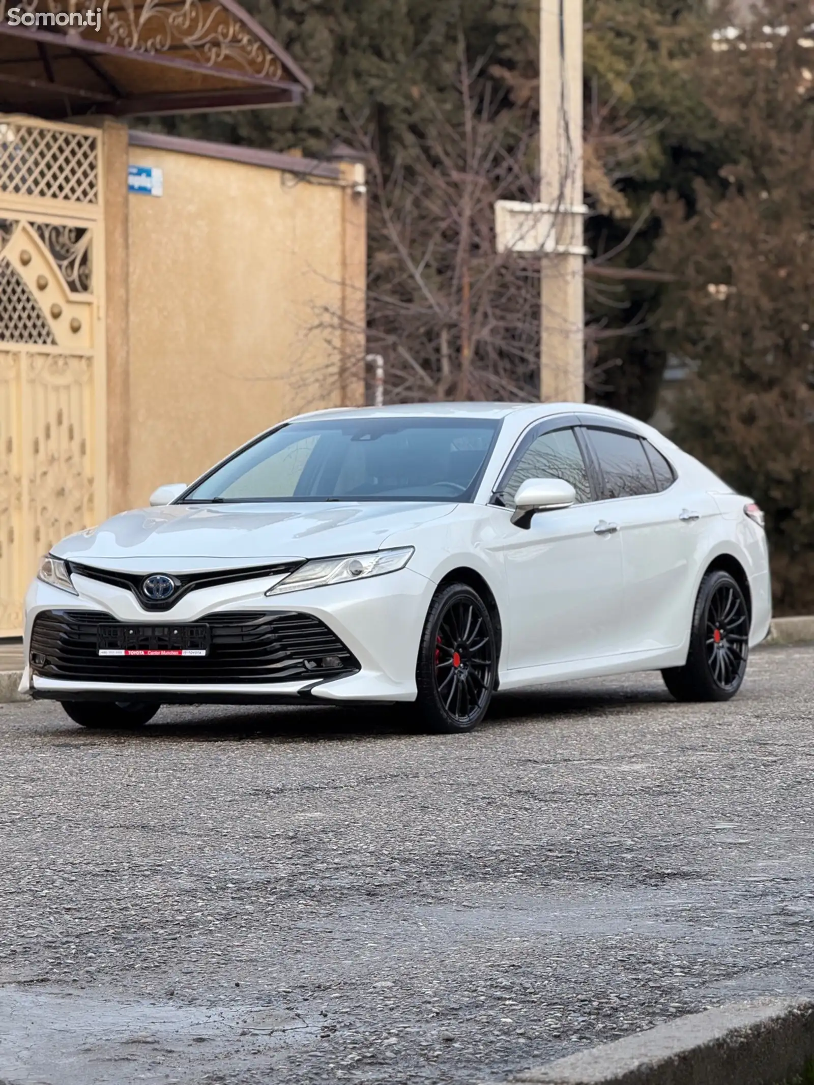 Toyota Camry, 2017-1