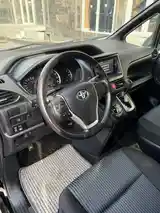 Toyota Voxy, 2014-8