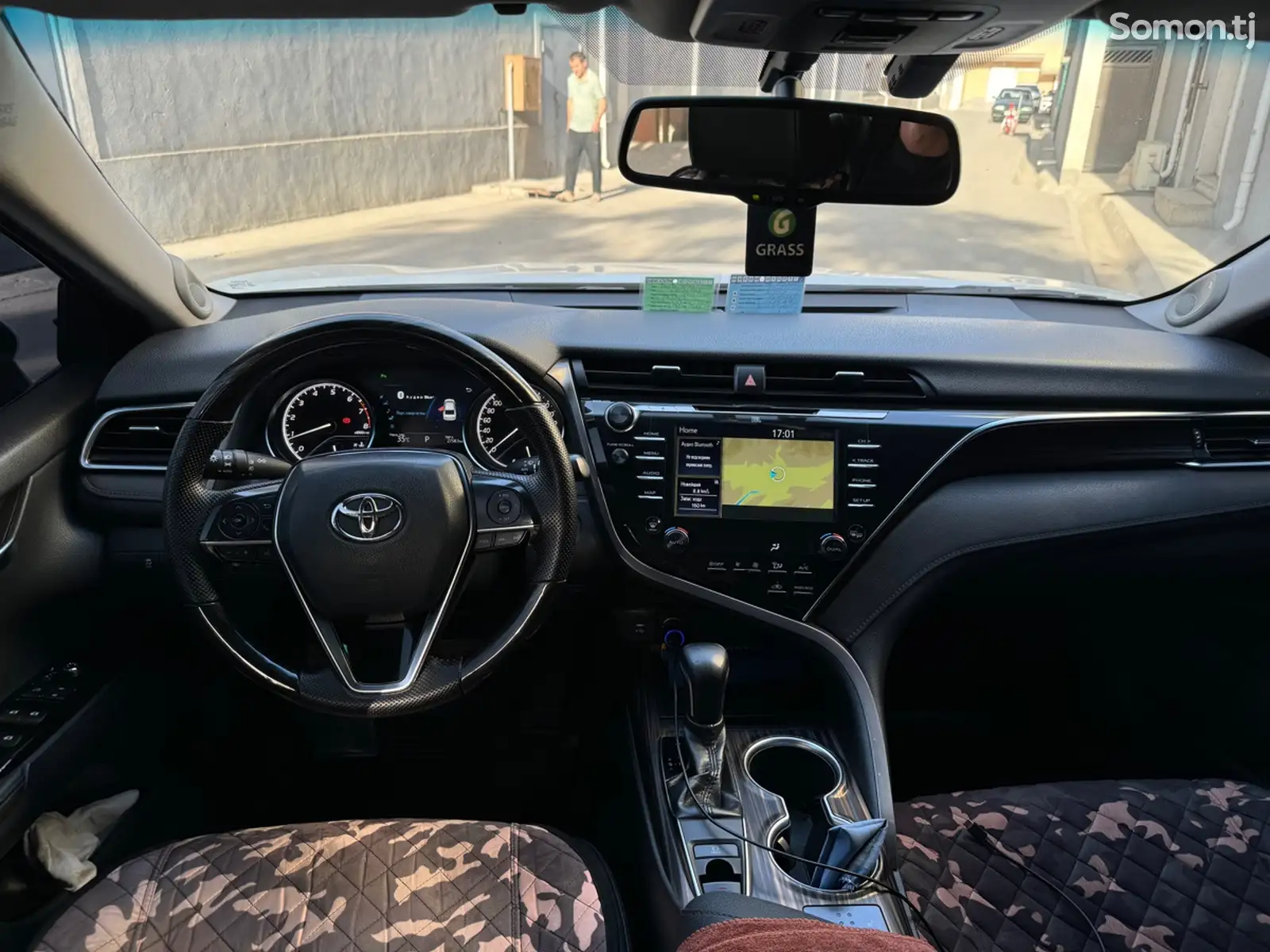 Toyota Camry, 2019-1