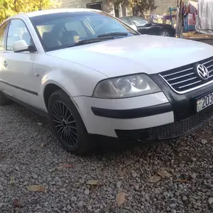 Volkswagen Passat, 2001