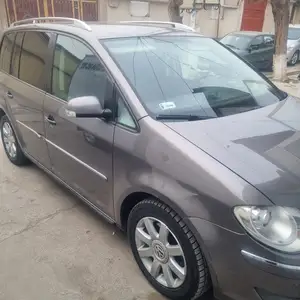 Volkswagen Touran, 2009