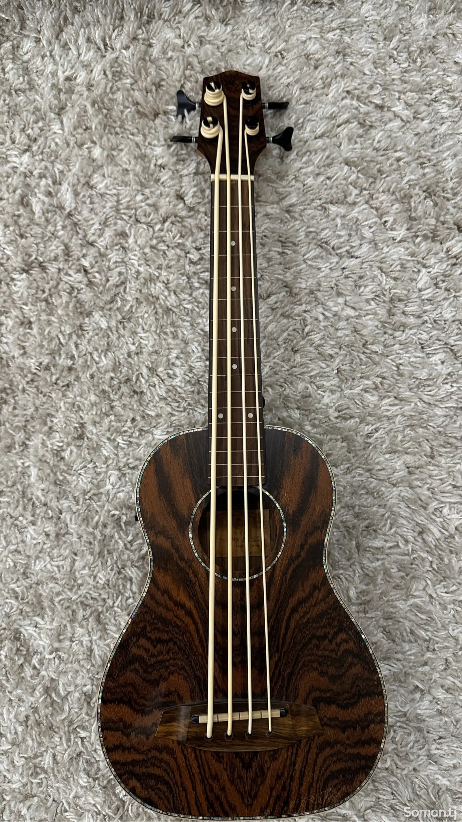 Гитара Bass Ukulele-1