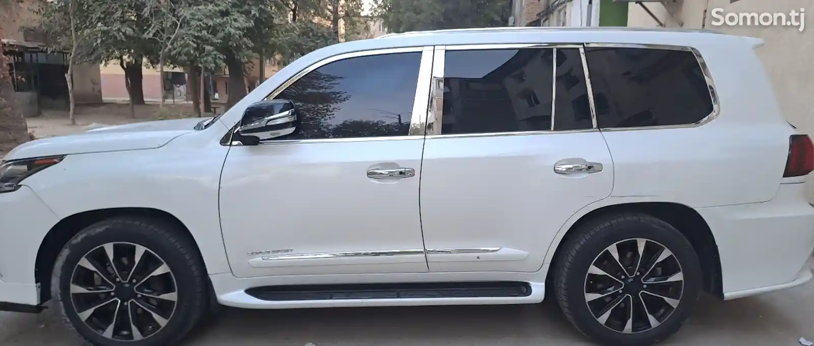 Lexus LX series, 2009-1