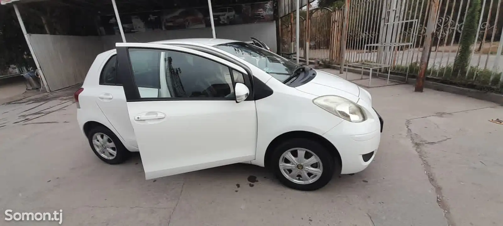 Toyota Vitz, 2008-2