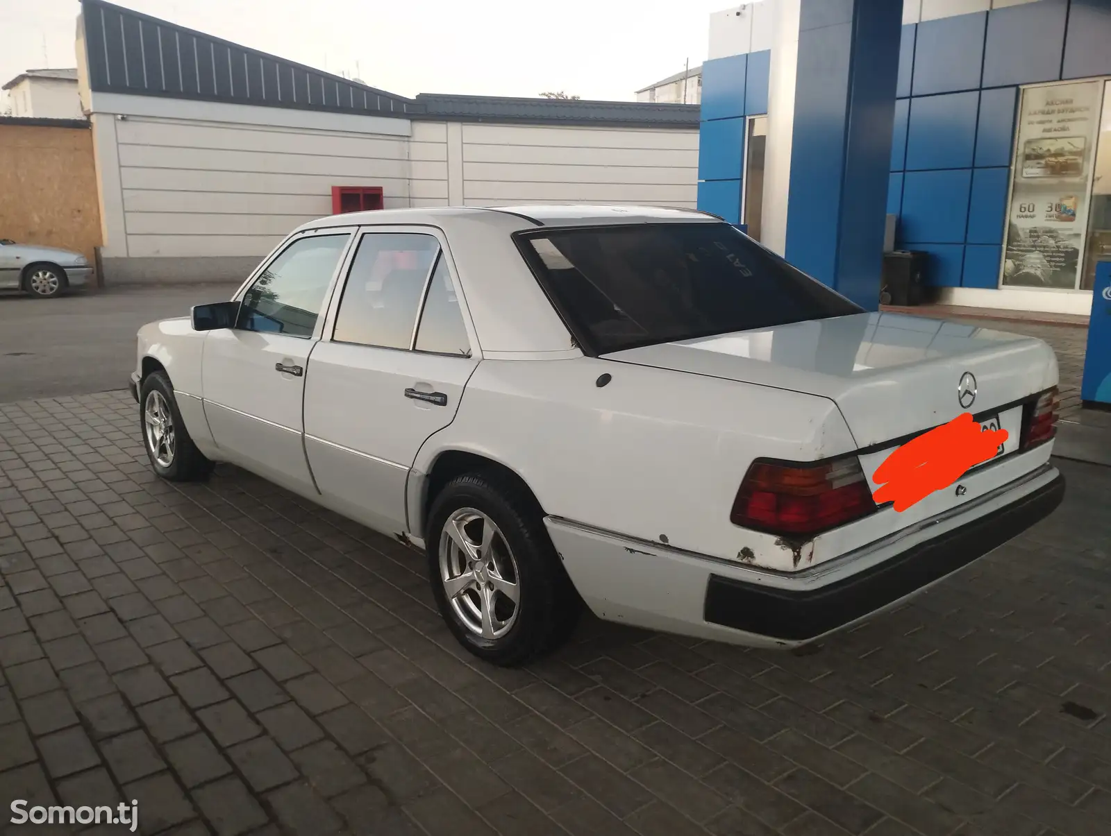 Mercedes-Benz W124, 1990-2