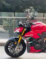 Мотоцикл Ducati Streetfighter-7