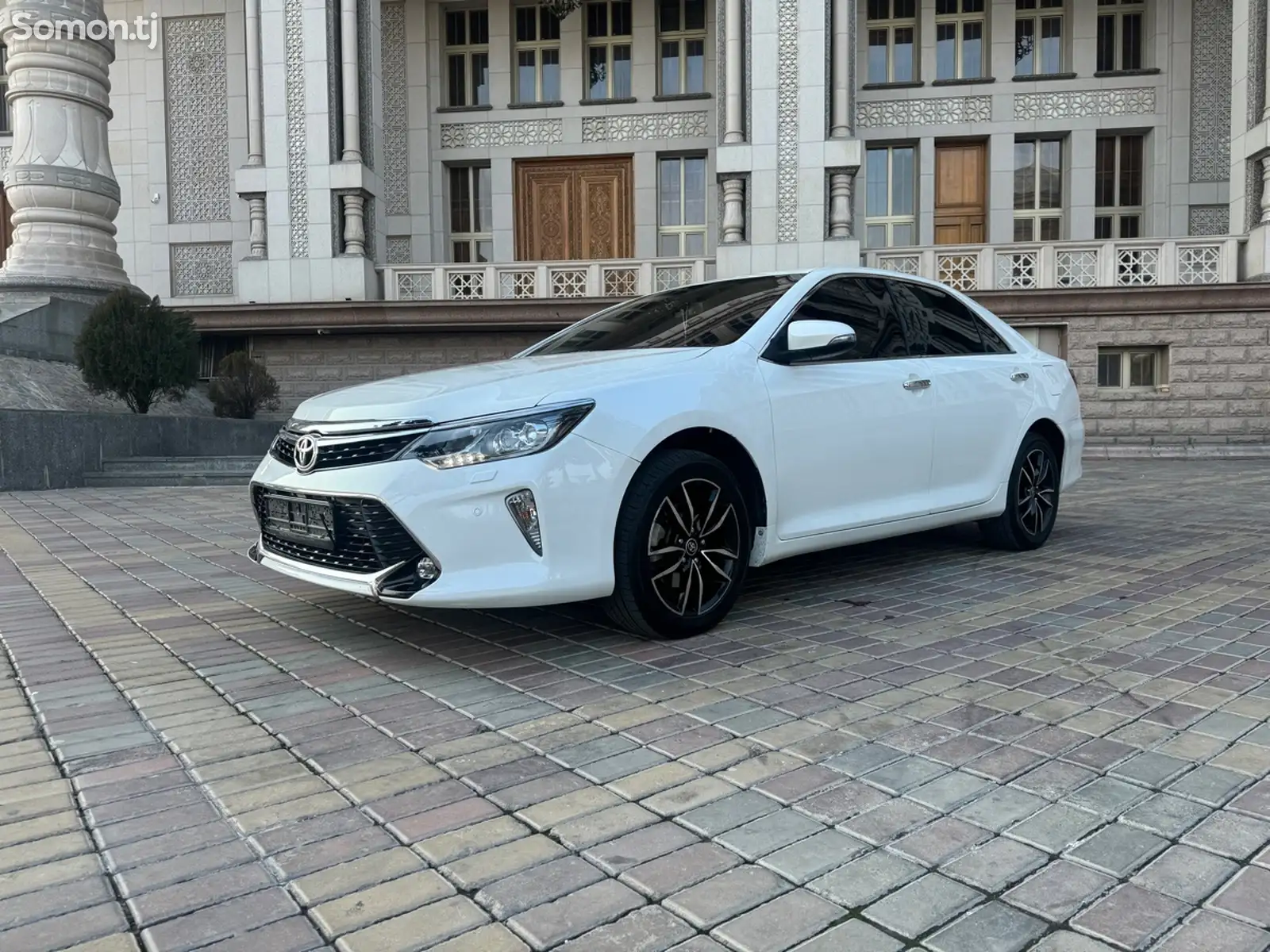 Toyota Camry, 2017-1