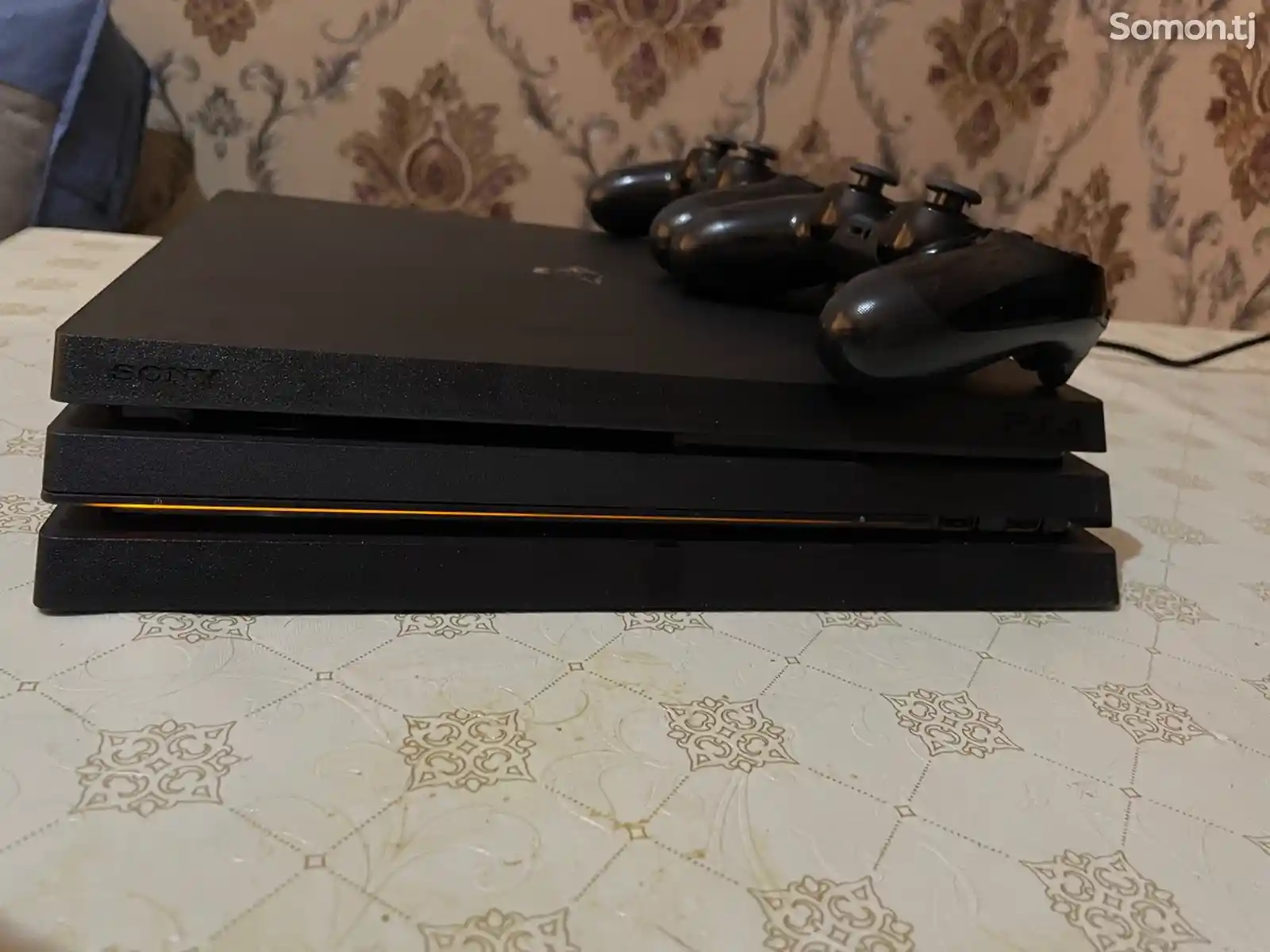 Игровая приставка Sony PlayStation 4 Pro-2