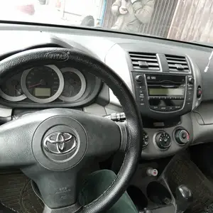 Toyota RAV 4, 2006