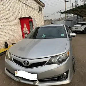 Toyota Camry, 2012