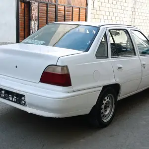 Daewoo Nexia, 1995