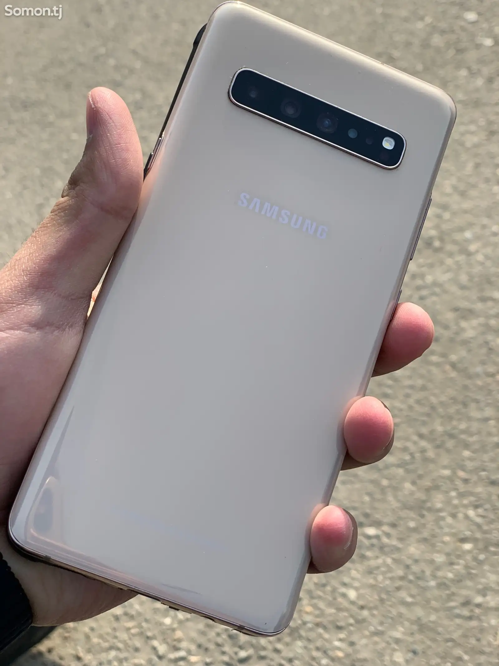 Samsung Galaxy S10+-1