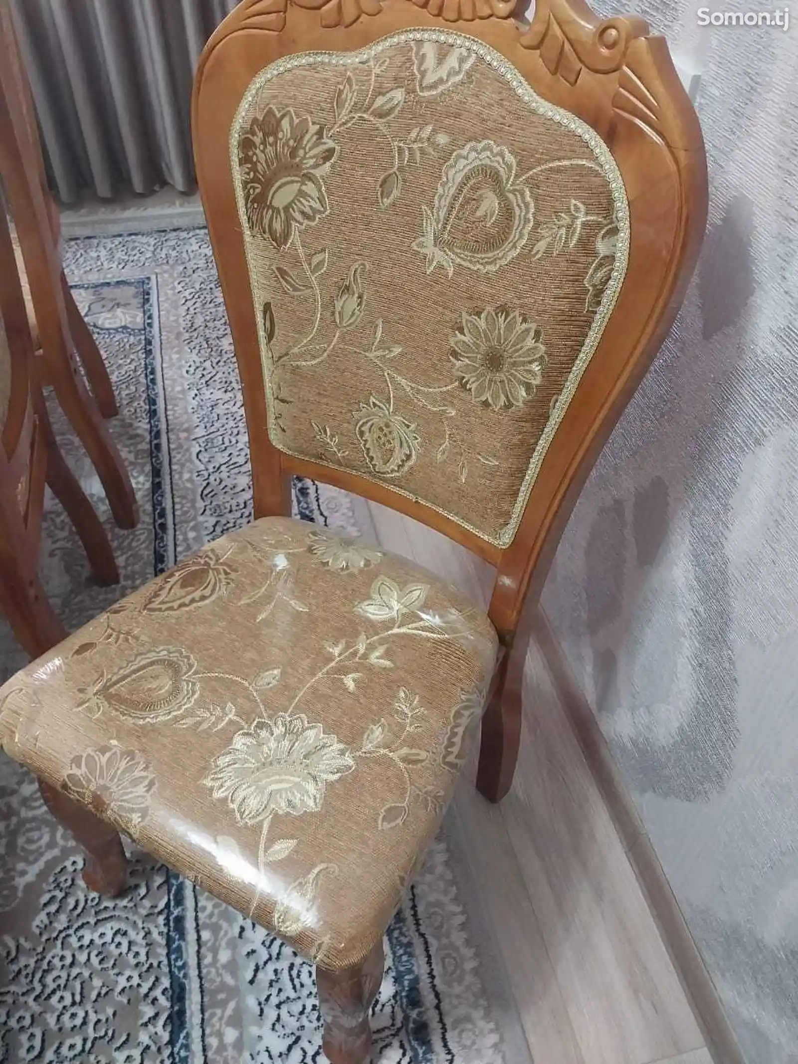 Стол с стульями-1