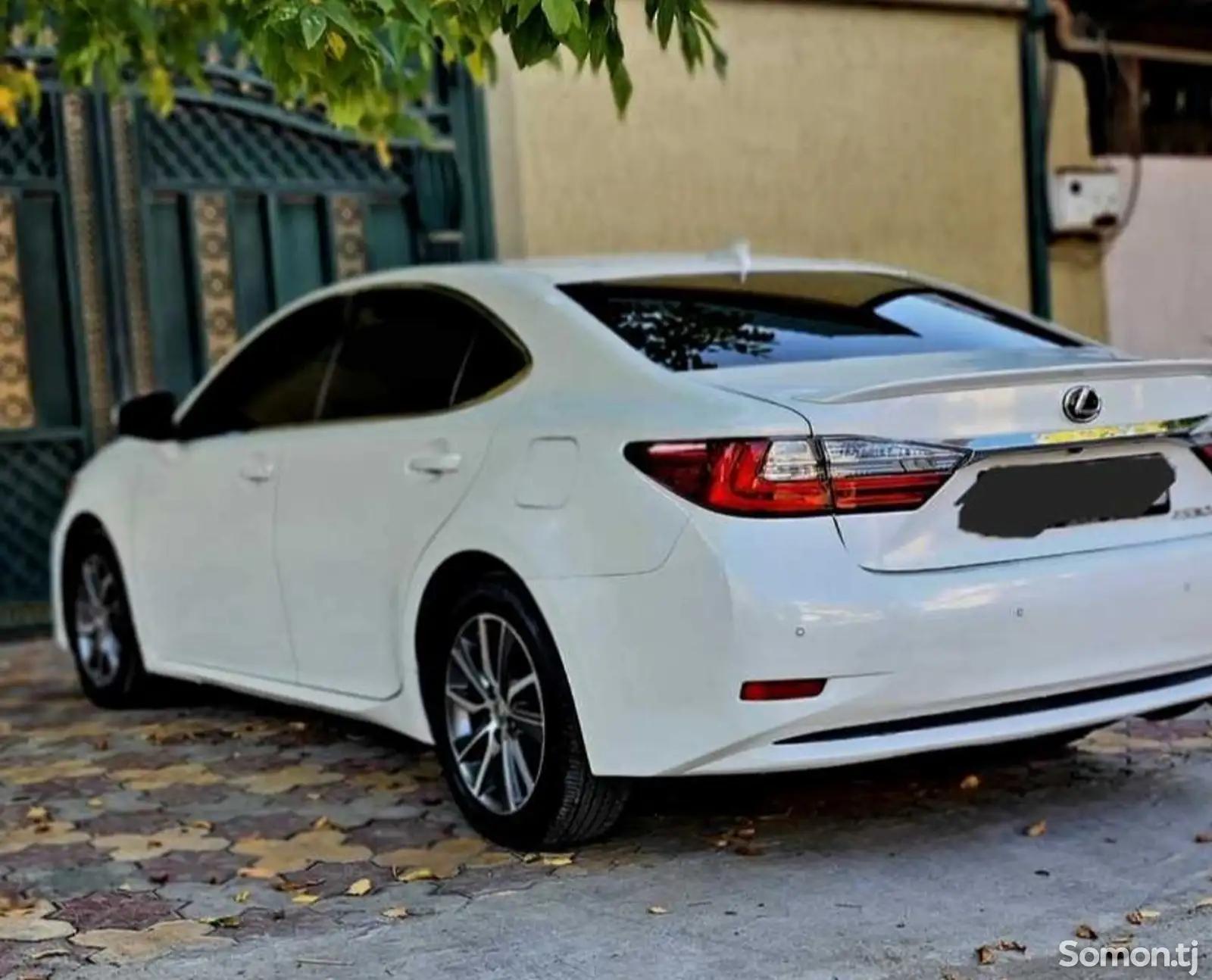 Пластмассы бампера от lexus ES 2012-2017 Hibrid-2