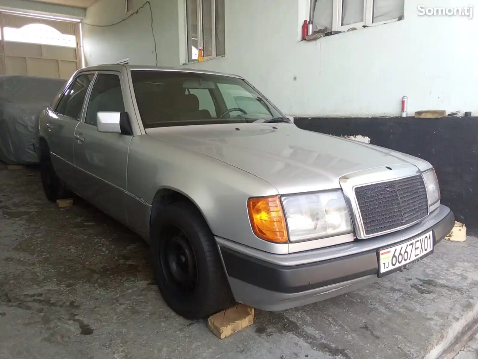 Mercedes-Benz W124, 1989-8