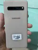 Samsung Galaxy S10+-5