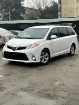 Toyota Sienna, 2015-3