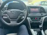 Hyundai Avante, 2017-5