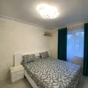 3-комн. квартира, 3 этаж, 70 м², Универмаг