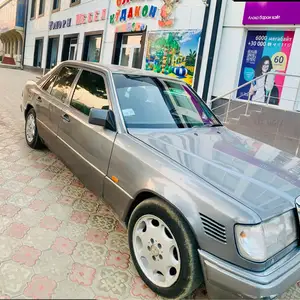 Mercedes-Benz W124, 1992