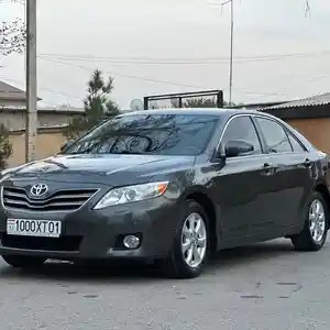 Toyota Camry, 2011