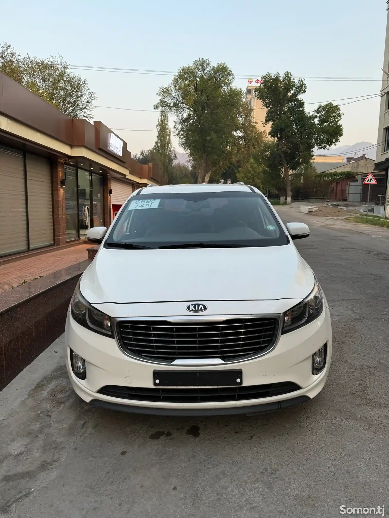 Kia Carnival, 2015-1