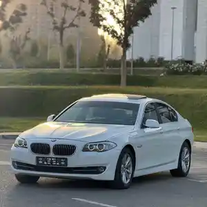 BMW 5 series, 2011