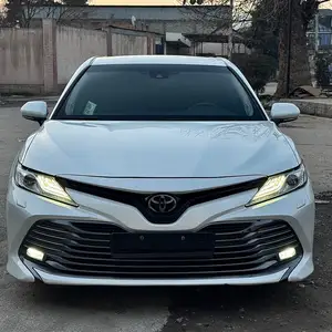 Toyota Camry, 2018