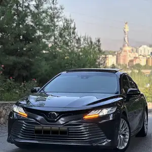 Toyota Camry, 2019