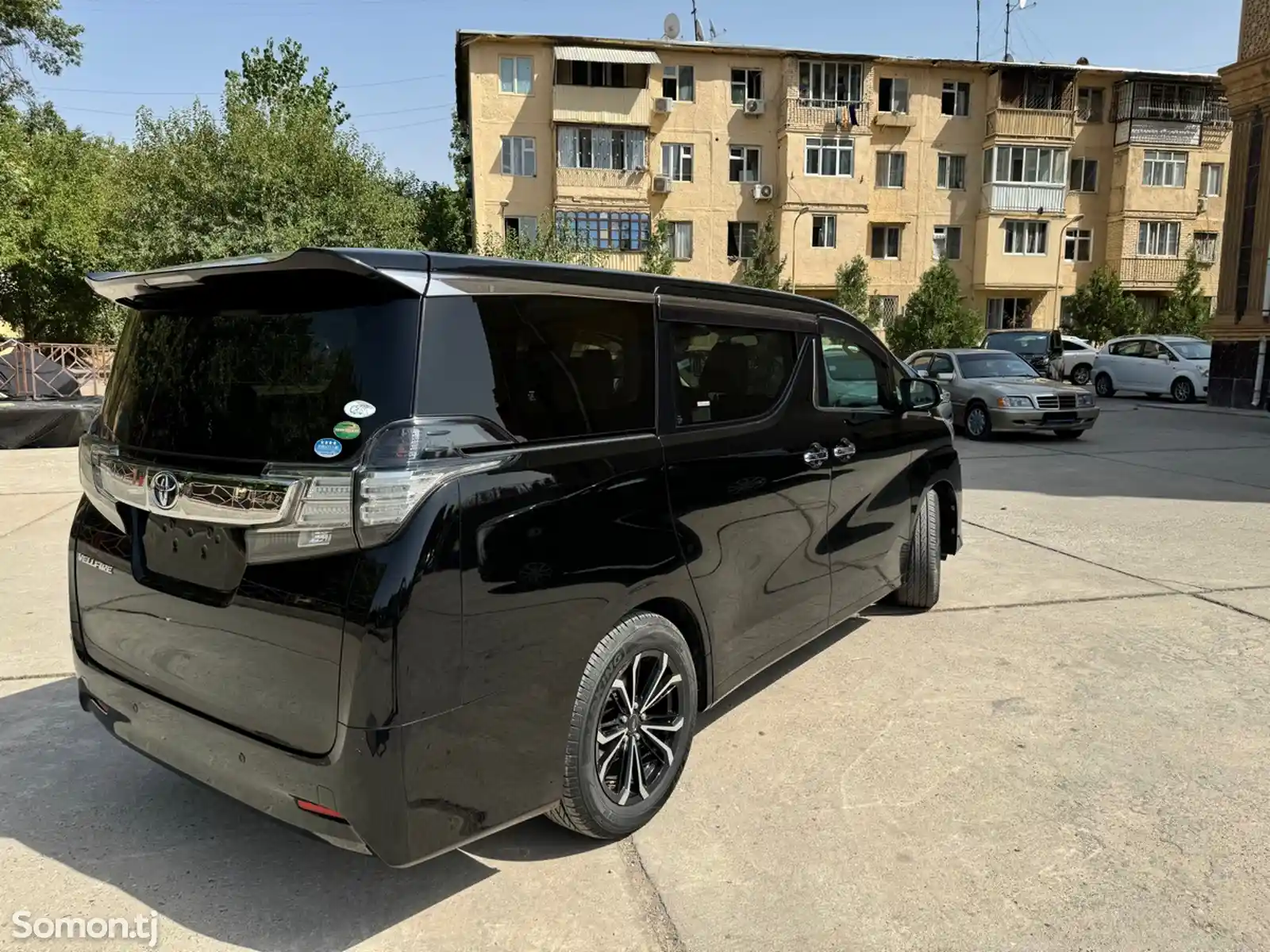 Toyota Vellfire, 2015-5