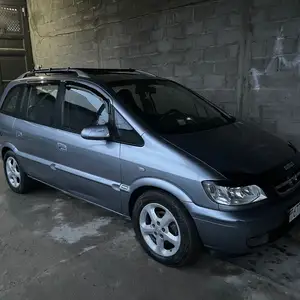 Opel Zafira, 2004