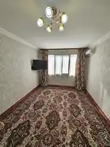 2-комн. квартира, 4 этаж, 60м², Универмаг-3