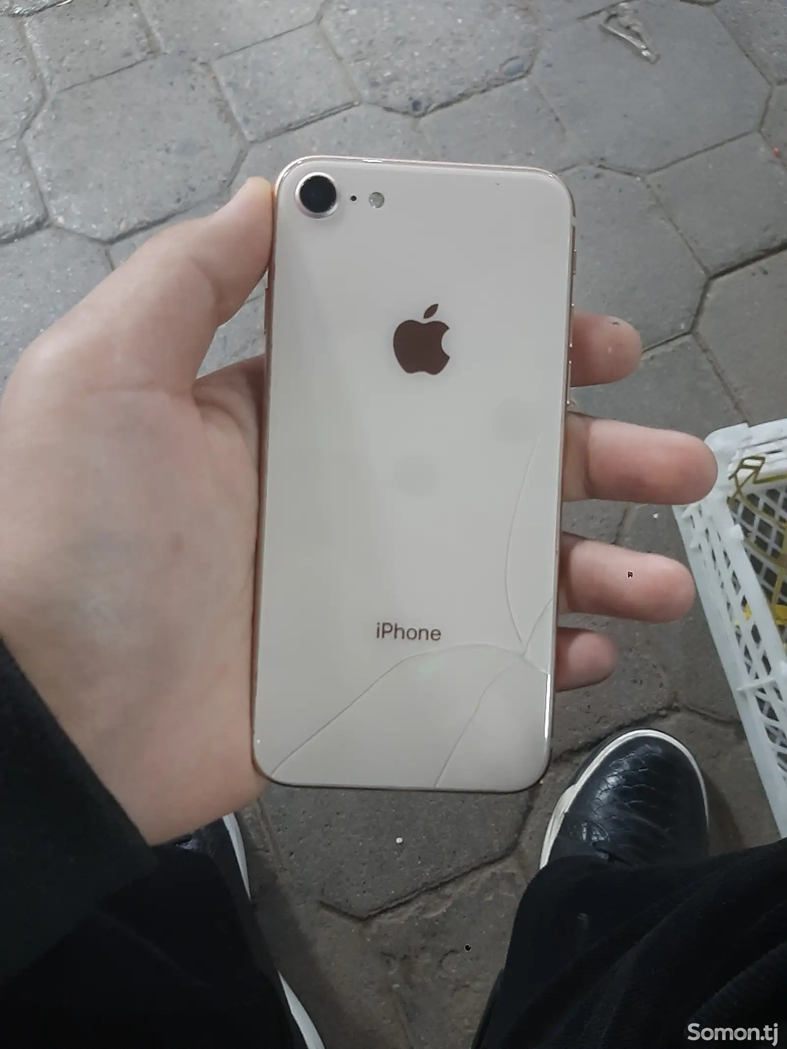 Apple iPhone 8, 64 gb, Gold-1