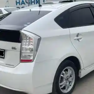 Заводской тонирование стекла от Toyota Prius