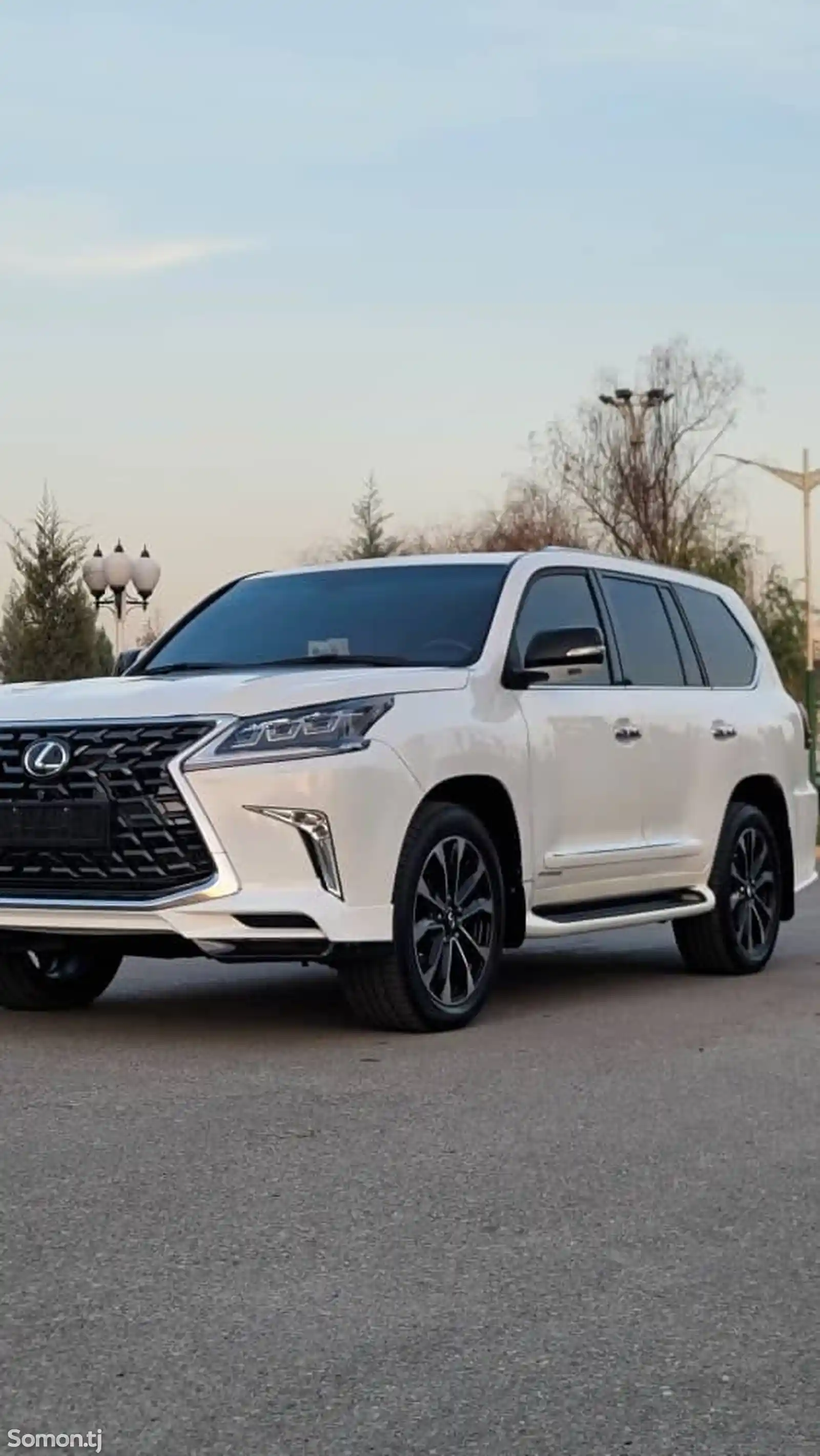 Lexus LX series, 2009-2