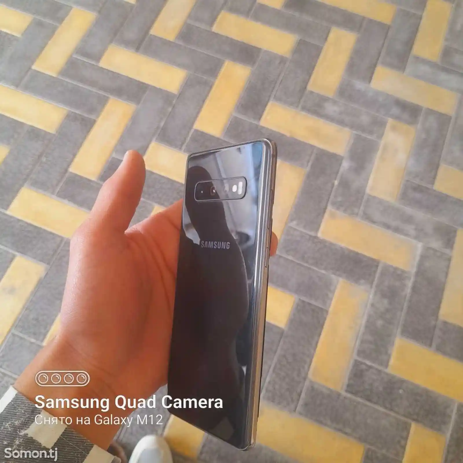 Samsung Galaxy S10+-3